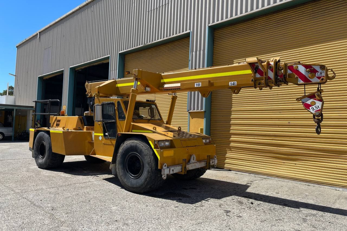 VOC CN Non-Mobile Slewing Crane (Greater than 3 tonnes) | Saferight ...